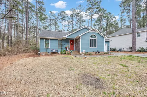 633 Lilac Ln, Vass, NC 28394