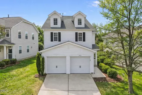 2021 Remington Oaks Cir, Cary, NC 27519