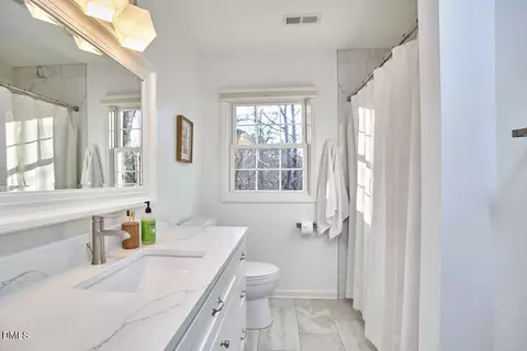Bath - 4 Harvey Pl, Durham, NC 27705 photo 2 of 8