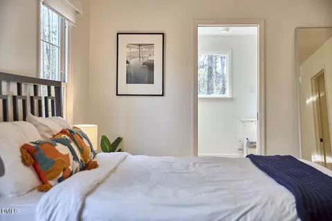 Bedroom - 4 Harvey Pl, Durham, NC 27705 photo 1 of 8