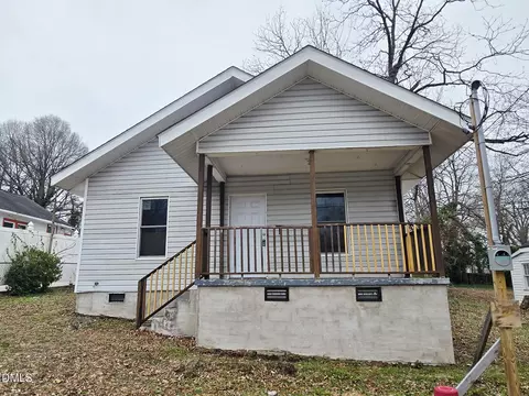 613 Avon Ave, Burlington, NC 27215