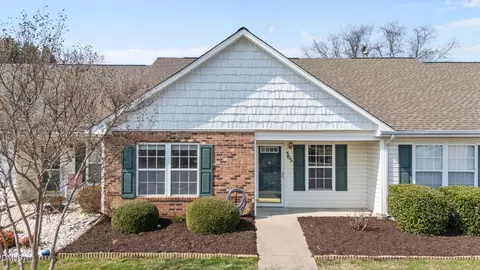 305 Bowen Lake Dr, Kernersville, NC 27284