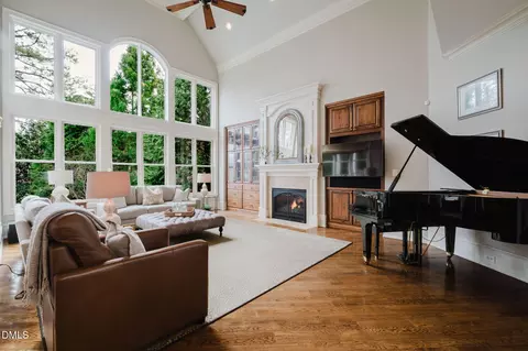 Living - 3604 Nightfall Ct, Raleigh, NC 27607 photo 2 of 4
