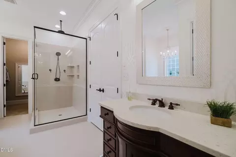 Bath - 3604 Nightfall Ct, Raleigh, NC 27607 photo 2 of 8