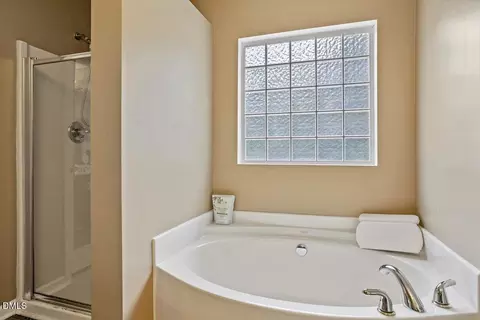 Bath - 509 Pebblestone Dr, Durham, NC 27703 photo 3 of 4