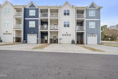 805 S Franklin St, Wake Forest, NC 27587
