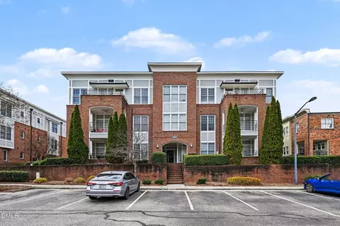 201 Finsbury St #303, Durham, NC 27703