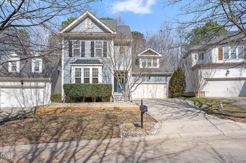 221 Thorndale Dr, Holly Springs, NC 27540