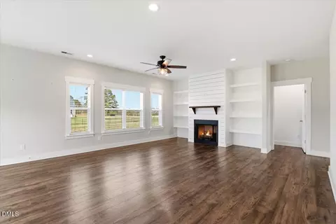 Living - 2249 Brogden Rd, Smithfield, NC 27577 photo 4 of 4