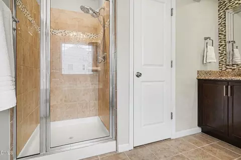 Bath - 2051 Tanners Mill Dr, Durham, NC 27703 photo 3 of 4