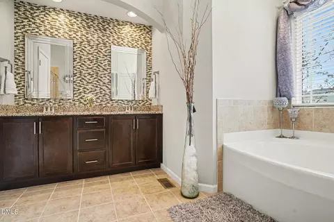 Bath - 2051 Tanners Mill Dr, Durham, NC 27703 photo 2 of 4