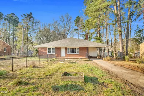 1249 Oakridge Ave, Henderson, NC 27536