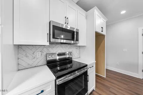 Kitchen - 313 W Murray Ave, Durham, NC 27704 photo 4 of 6