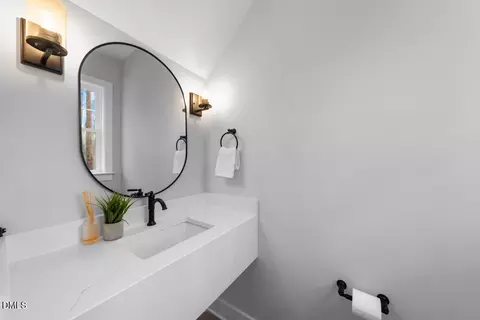 Bath - 317 W Murray Ave, Durham, NC 27704 photo 3 of 4