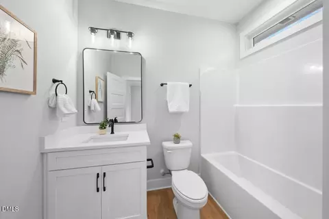 Bath - 317 W Murray Ave, Durham, NC 27704 photo 4 of 4