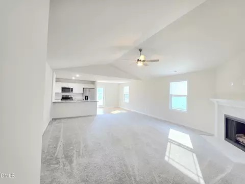 139 W Allen St, Four Oaks, NC 27524