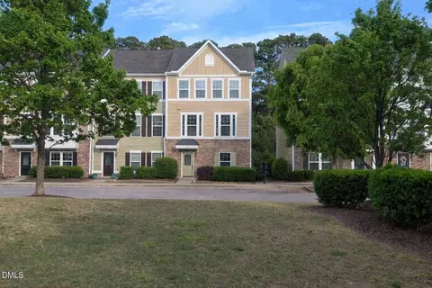 1007 Tender Dr, Apex, NC 27502