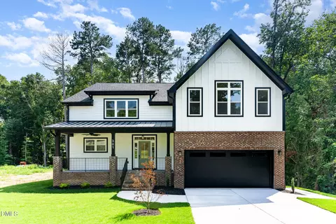 301 W College St, Louisburg, NC 27549