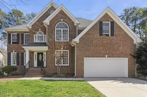 220 Arbordale Ct, Cary, NC 27518