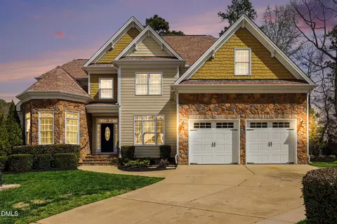 1819 Glacier Ct, Fuquay Varina, NC 27526