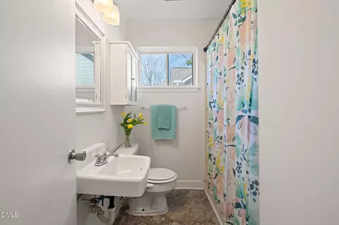 Bath - 825 Waring St, Durham, NC 27704 photo 1 of 2