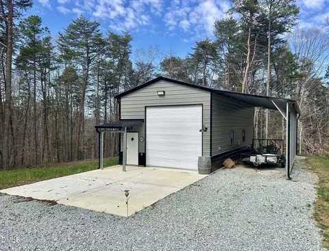 61 Ridgeview Rd, Leasburg, NC 27291