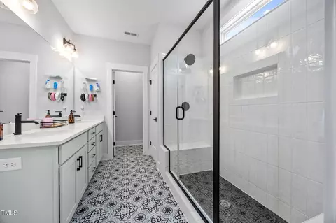 Bath - 520 Roycroft Dr, Wake Forest, NC 27587 photo 1 of 2