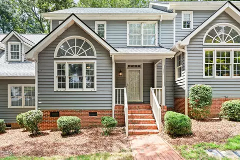112 Lomond Ln, Cary, NC 27518