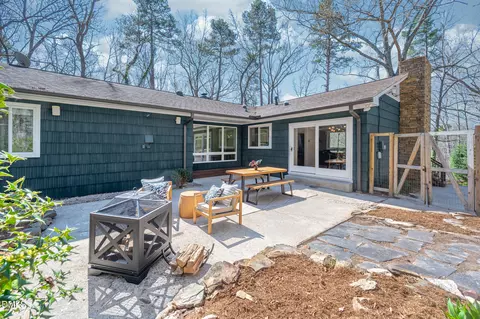 1109 Sourwood Cir, Chapel Hill, NC 27517