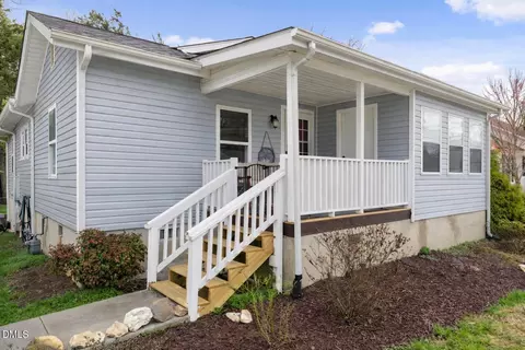 807 Whitsett Ave, Gibsonville, NC 27249