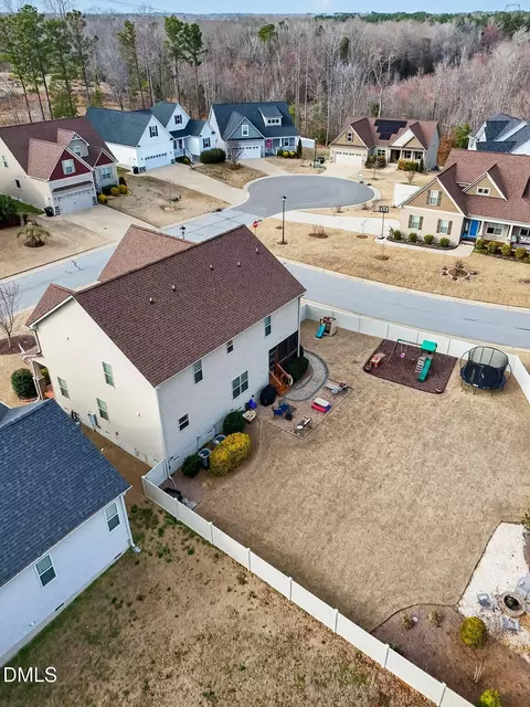 View/Area - 16 Diamond Hill Cir, Garner, NC 27529 photo 3 of 6