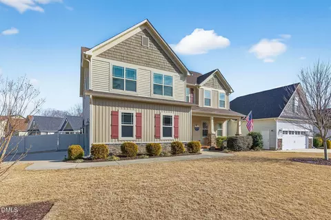 Exterior - 16 Diamond Hill Cir, Garner, NC 27529 photo 2 of 10