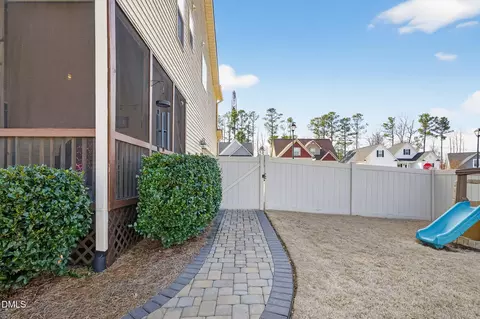 Exterior - 16 Diamond Hill Cir, Garner, NC 27529 photo 7 of 10