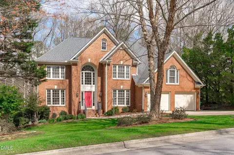 102 Bathgate Ln, Cary, NC 27513