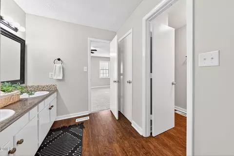 Entry Way - 18 Willow Bridge Dr, Durham, NC 27707 photo 3 of 3