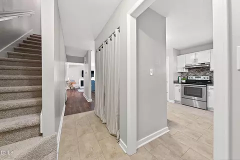 Entry Way - 18 Willow Bridge Dr, Durham, NC 27707 photo 1 of 3