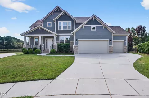 1014 Black River Dr, Zebulon, NC 27597