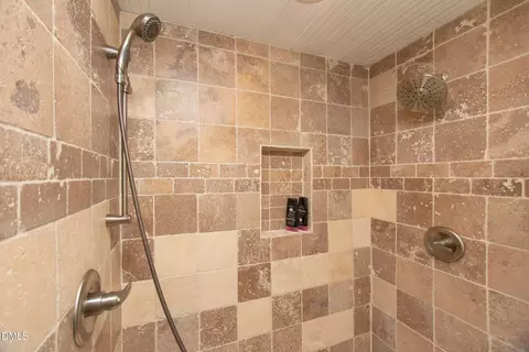 Bath - 1025 Cornell St, Durham, NC 27707 photo 6 of 6