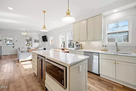 1223 Courtland Dr, Raleigh, NC 27604