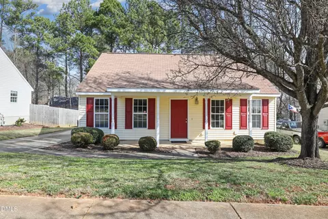 112 Red Feather Ct, Holly Springs, NC 27540