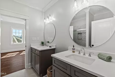 Bath - 1106 9th St, Durham, NC 27705 photo 11 of 16
