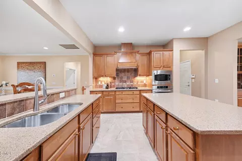 281 Beckingham Loop, Cary, NC 27519 photo 17