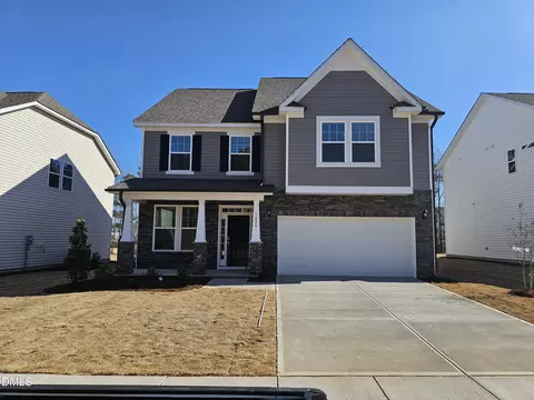 1024 Bolton Pointe Dr, Zebulon, NC 27597
