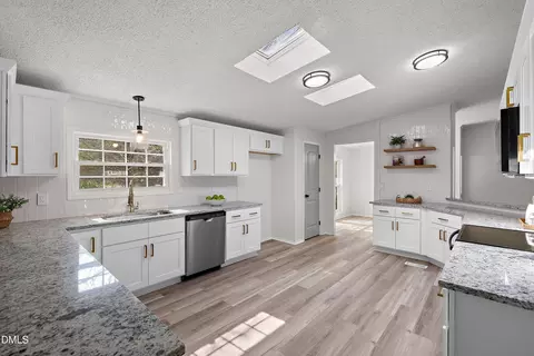 113 Pineview Dr, Louisburg, NC 27549