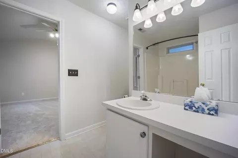 Bath - 900 Spring Meadow Dr, Durham, NC 27713 photo 3 of 4