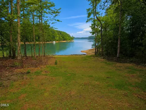 145 Shoreline Dr, Manson, NC 27553