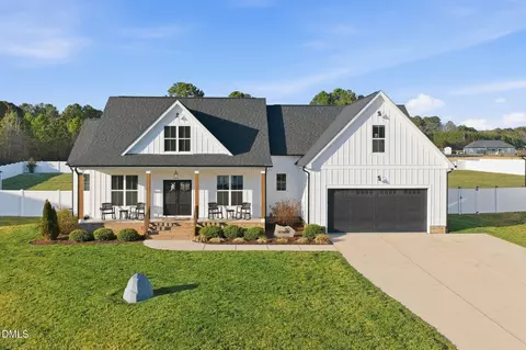 150 Eagle Chase Dr, Youngsville, NC 27596