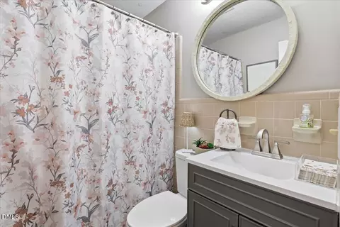 Bath - 105 E Stevens St, Smithfield, NC 27577 photo 1 of 2
