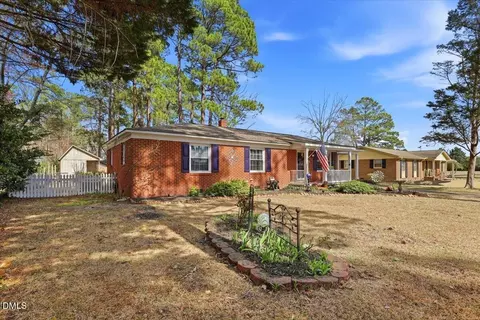 Exterior - 105 E Stevens St, Smithfield, NC 27577 photo 3 of 7