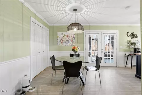 Dining - 105 E Stevens St, Smithfield, NC 27577 photo 1 of 2
